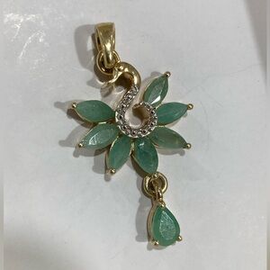 Sterling silver Elegant Gold plated real emeralds Pendant